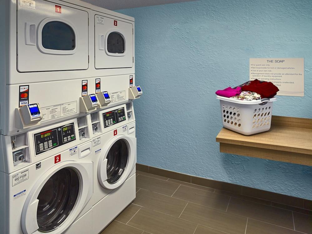 Sonesta Simply Suites Cleveland Airport Middleburg Heights Zewnętrze zdjęcie
