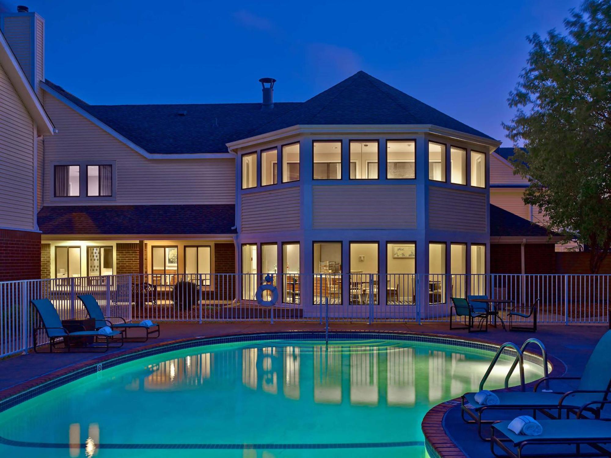 Sonesta Simply Suites Cleveland Airport Middleburg Heights Zewnętrze zdjęcie