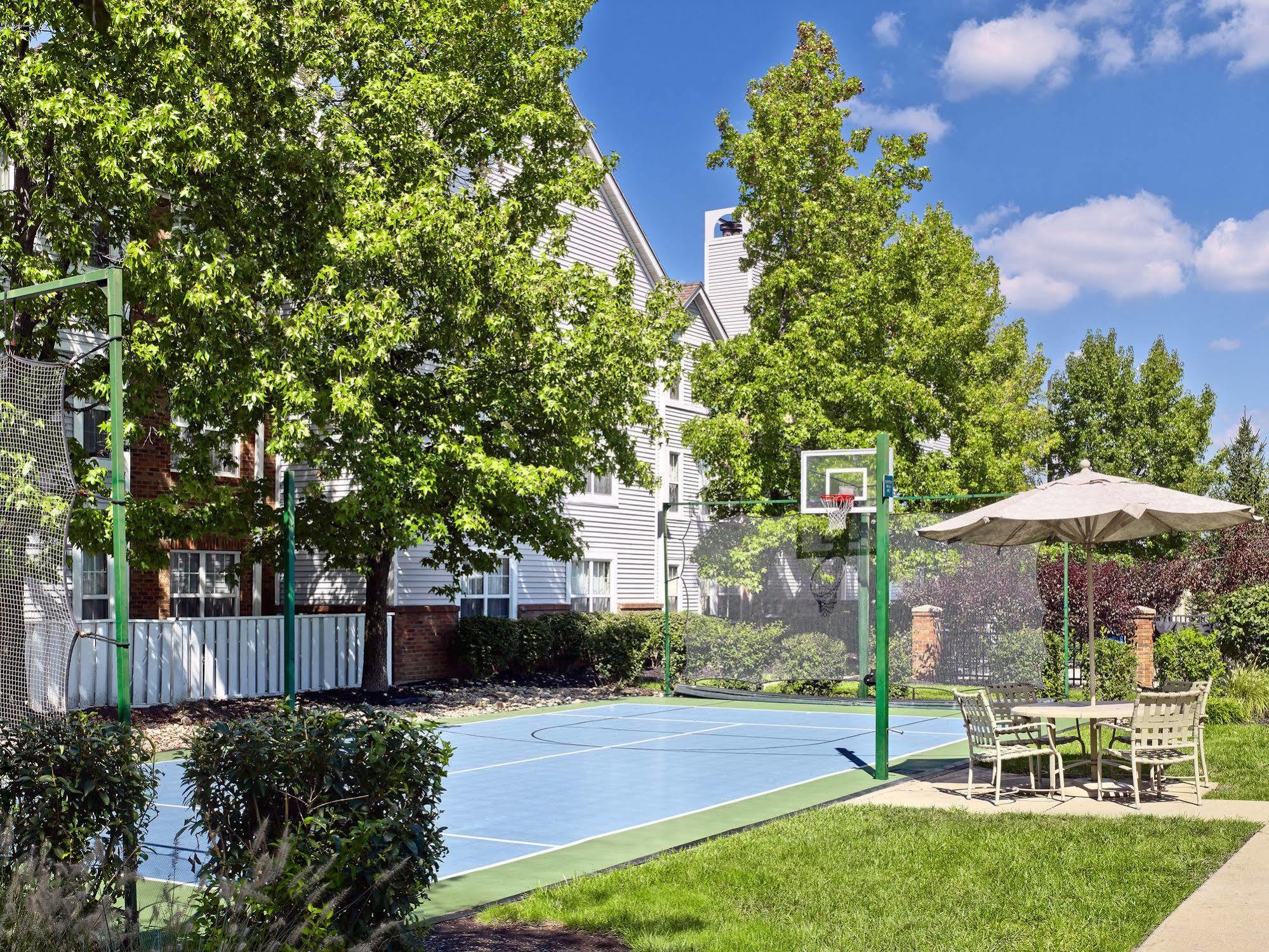 Sonesta Simply Suites Cleveland Airport Middleburg Heights Zewnętrze zdjęcie