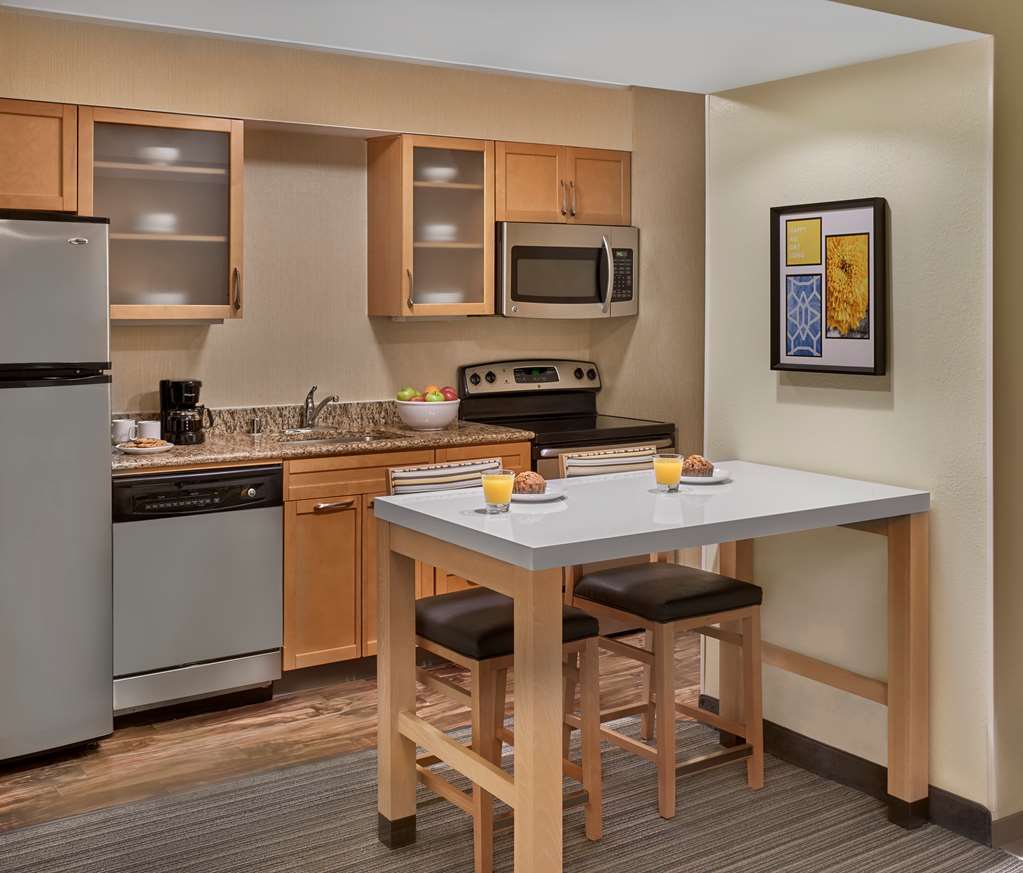 Sonesta Simply Suites Cleveland Airport Middleburg Heights Pokój zdjęcie